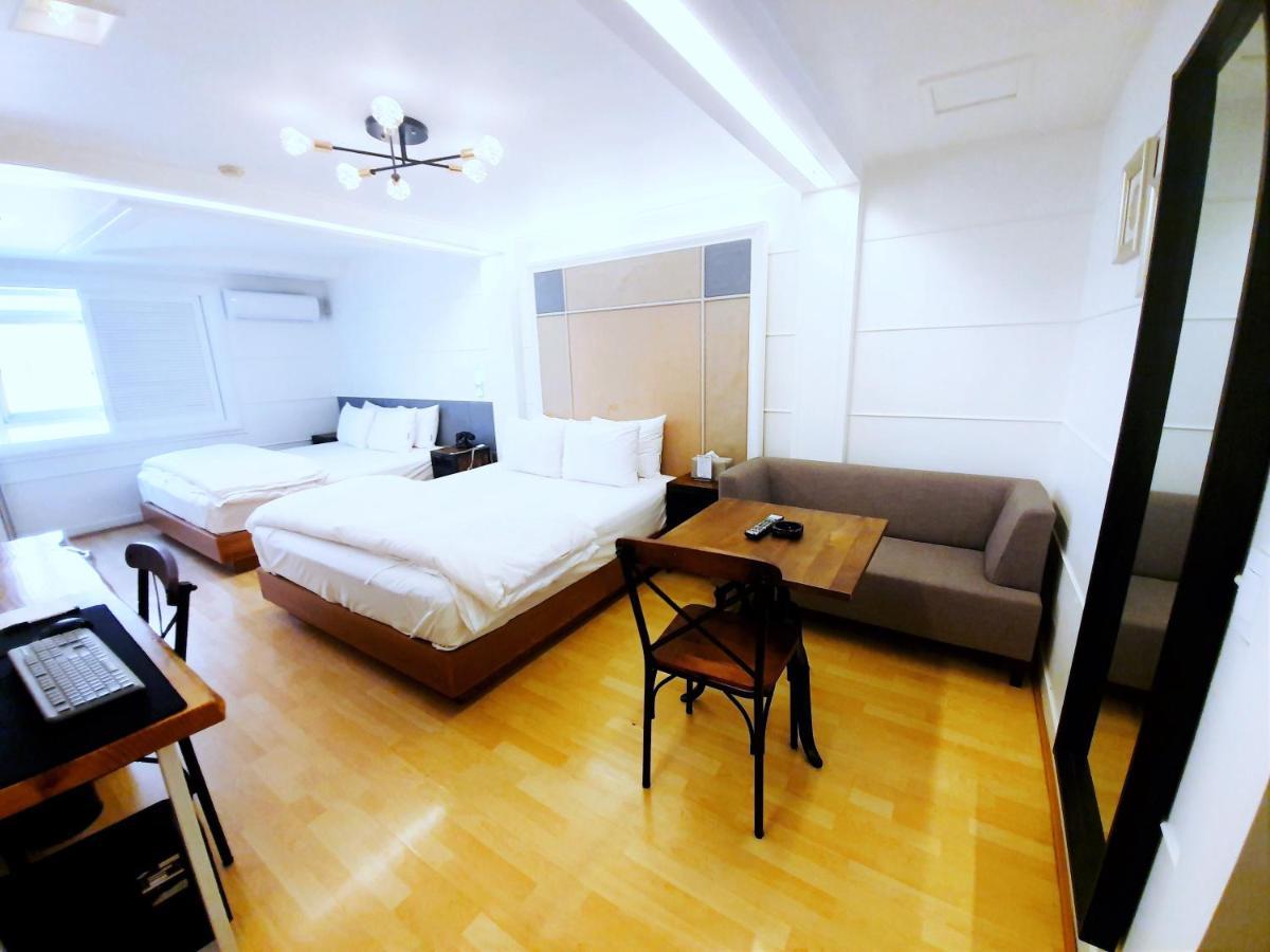 Uneed Hotel Daegu Bagian luar foto