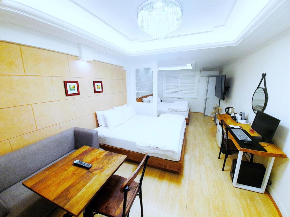 Uneed Hotel Daegu Bagian luar foto